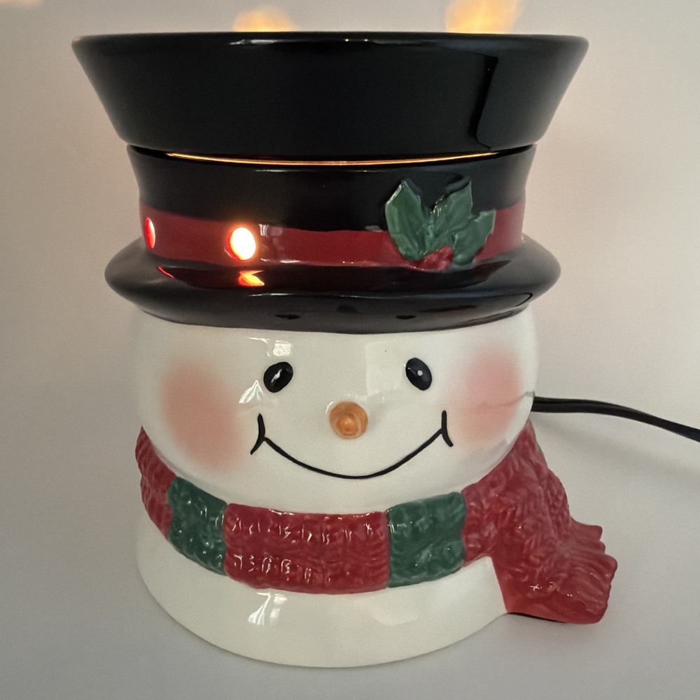 Scentsy Bluster Christmas Snowman Wax Warmer Holiday Full Size Light Bulb Frosty